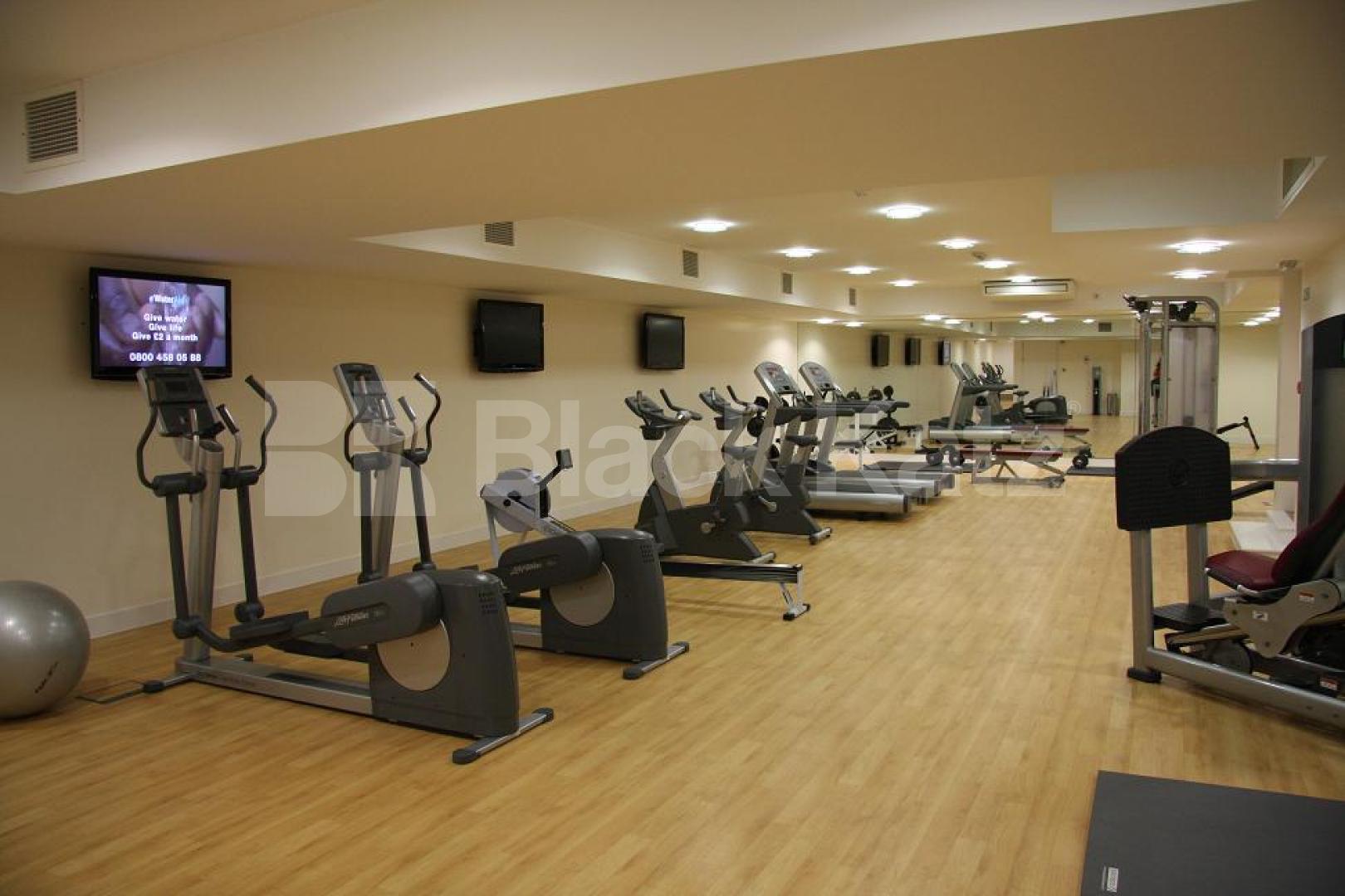 			BEAUTIFUL MODERN FLAT IN GREAT LOCATION!!!!!, 2 Bedroom, 1 bath, 1 reception Apartment			 Saint Williams yard, Angel/Kings Cross